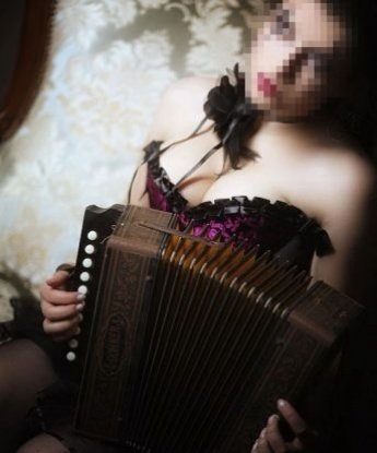 У меня есть все, чтобы подарить тебе настоящее удовольствие. Мои услуги нацелены на удовлетворение твоих самых горячих фантазий. Я могу быть твоей нежной любовницей или страстной дикой кошкой. Фото настоящие, и я гарантирую, что их увидев, ты не сможешь устоять 😍 Мои клиенты оставляют отзывы с одними только положительными эмоциями. Незабываемые встречи ждут тебя в Москве. Не упусти шанс воплотить свои самые сокровенные мечты! 😈 Кира